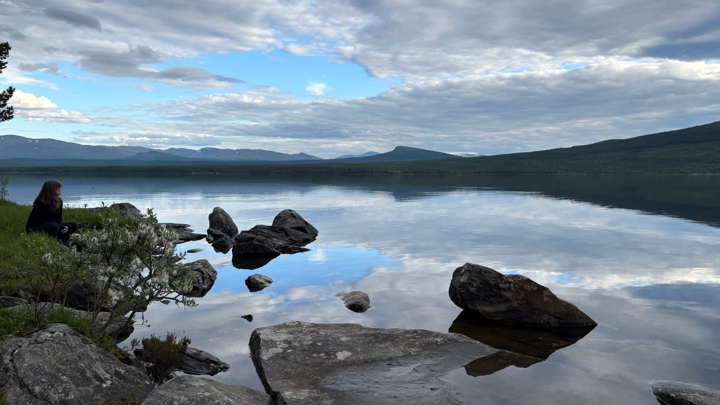 Vindstilla kväll vid Ottsjön