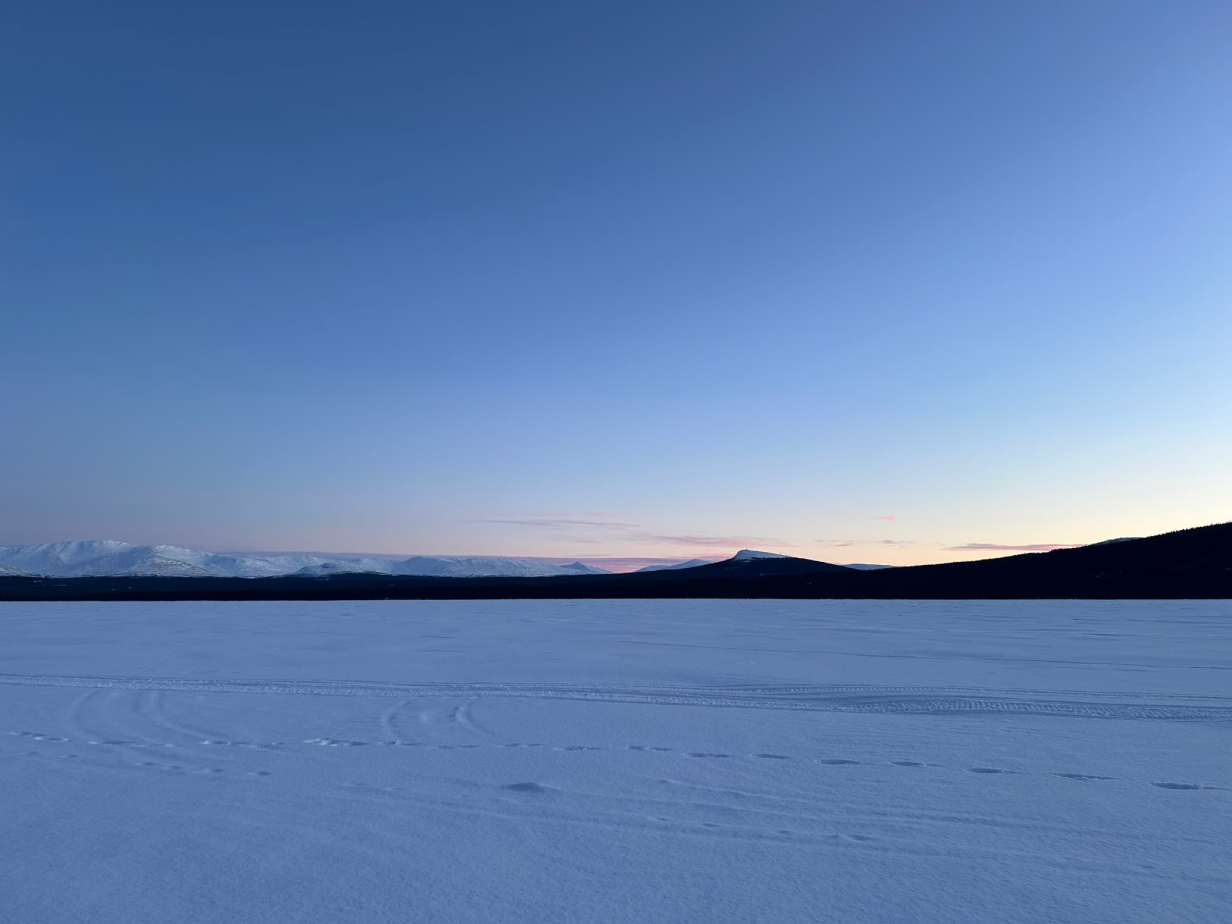 Vinterskymning över Ottsjön